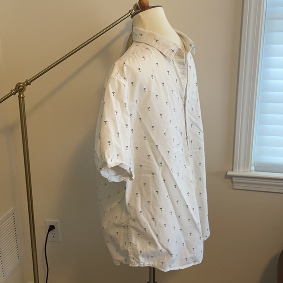 Button down - Picture 3 of 4